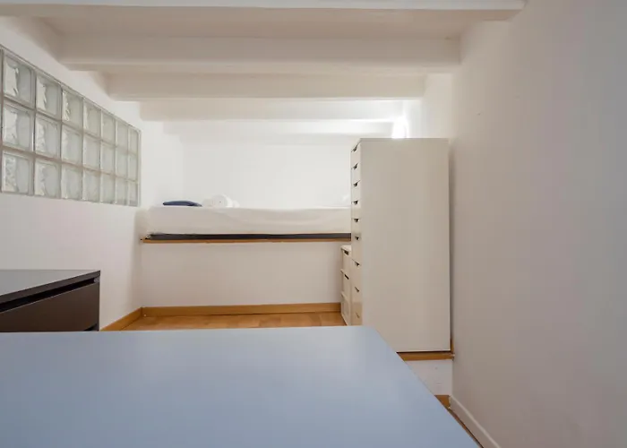 I-host - Pavia 10 * Μιλάνο