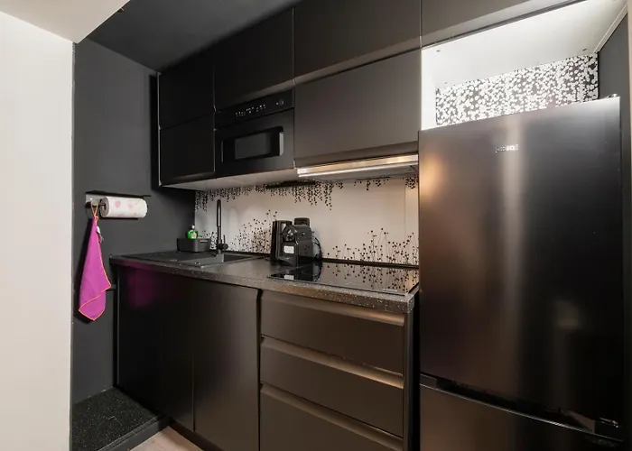 I-host - Pavia 10 Μιλάνο